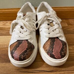 Jennifer Lopez. White Sneakers with Snakeskin Accents Size 7M